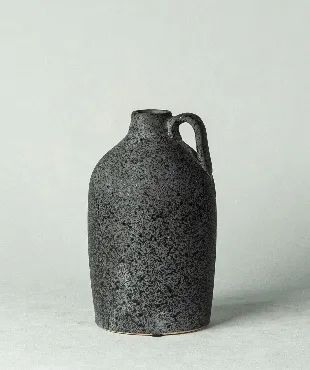Vase décoratif à surface rugueuse