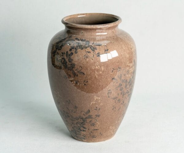 Elegant Brown Ceramic Vase Detail (2)