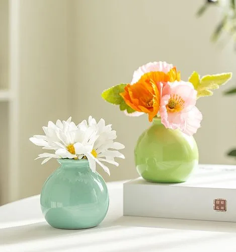 Low-neck vase