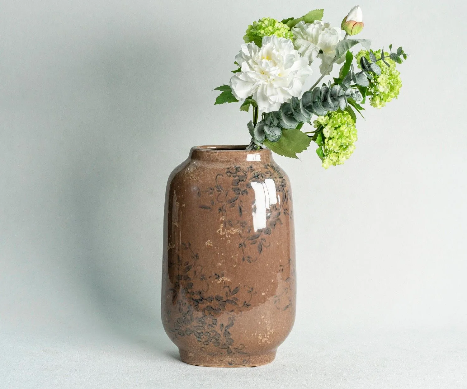 The right proportion of vase and flowers
