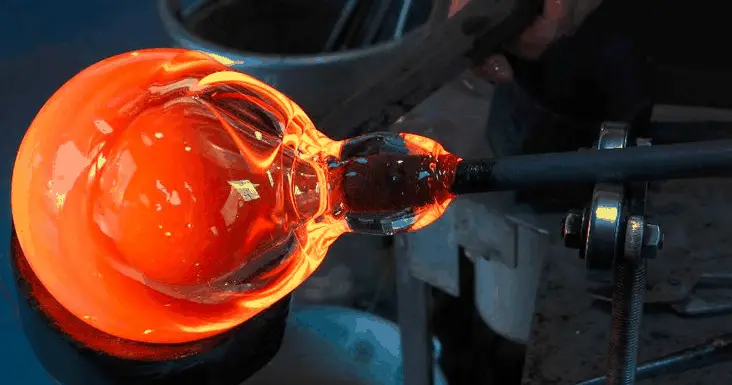 Glass vase manufacturing