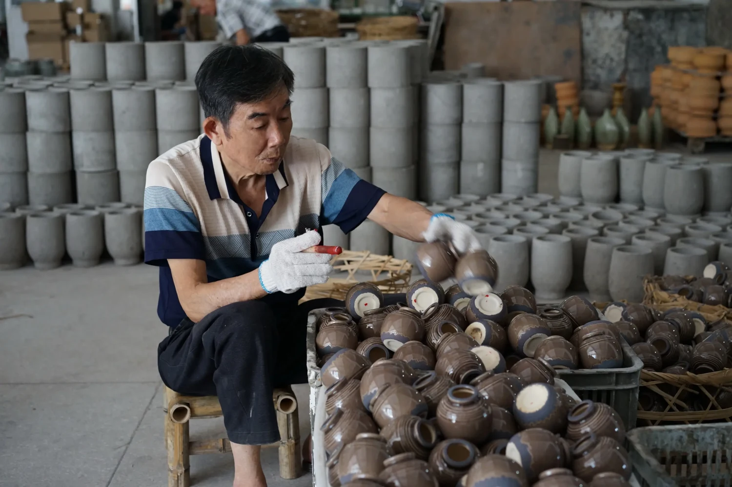 OEM and ODM manufacturing plant pot - SANTAI pottery manufacturer (1)