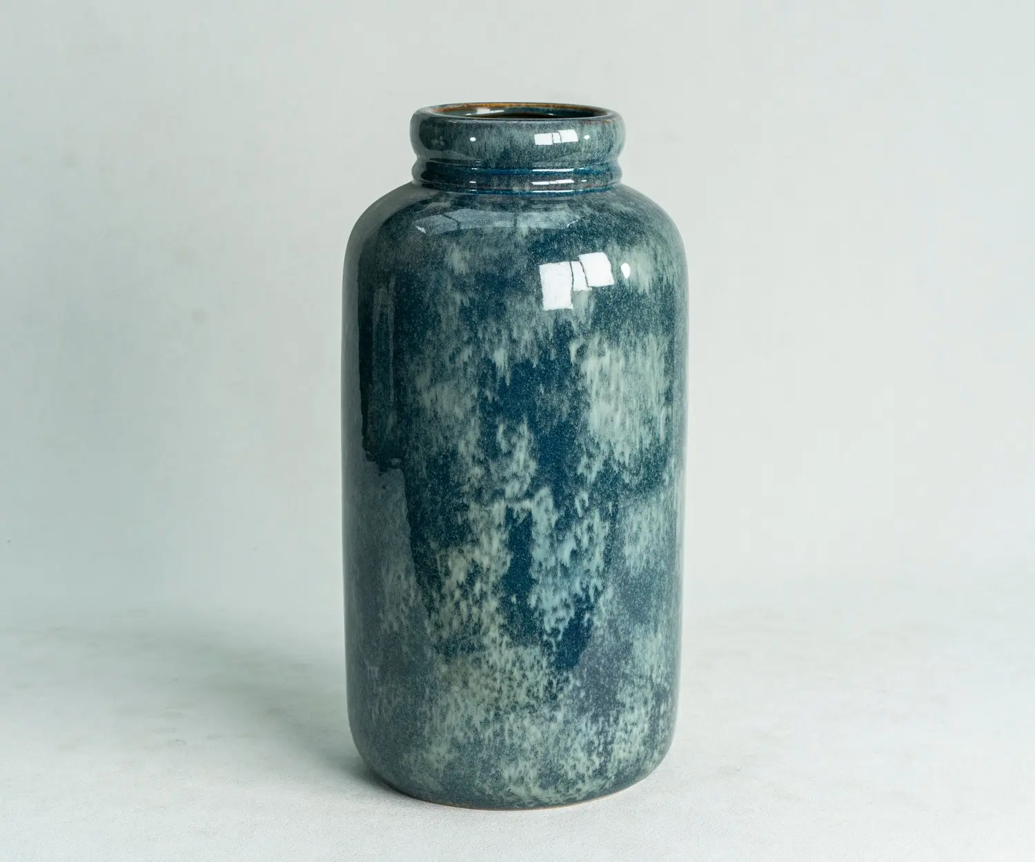 Deep Blue Vase Display (1)