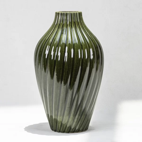 Wholesale Classic Elegance Ceramic Vase (1)