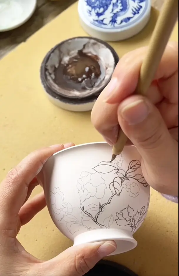 Ceramic hand painting