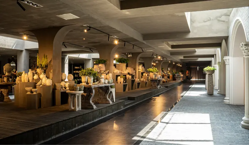 santai ceramic decorations showroom